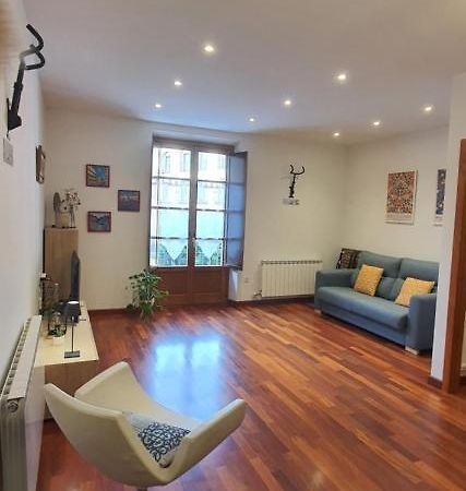 El Mussol De La Vila Camprodon, Balconets Amb Vistes A La Placa מראה חיצוני תמונה