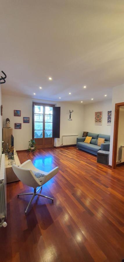 El Mussol De La Vila Camprodon, Balconets Amb Vistes A La Placa מראה חיצוני תמונה